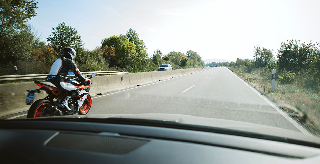 Kako pravilno prehitevati z motorjem?