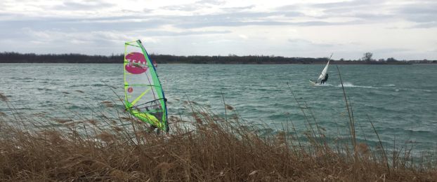 Windsurfanje ni rezervirano le za Havaje. Ta izjemen &scaron;port vas čaka bližje, kot si mislite
