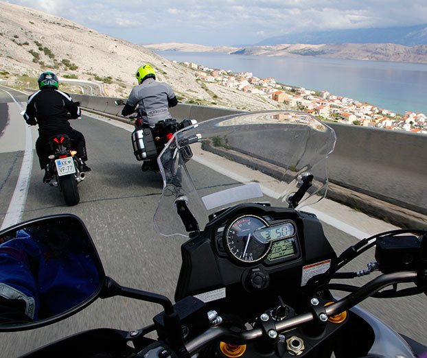Vožnja z motorjem v skupini