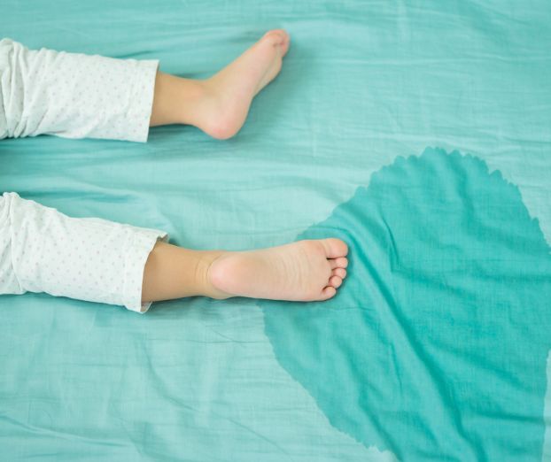 Močenje postelje pri otroku (enureza)