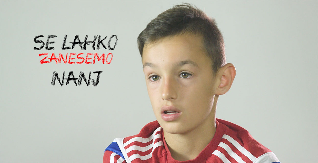Video: »Zavarovalni agent hodi od hiše do hiše«