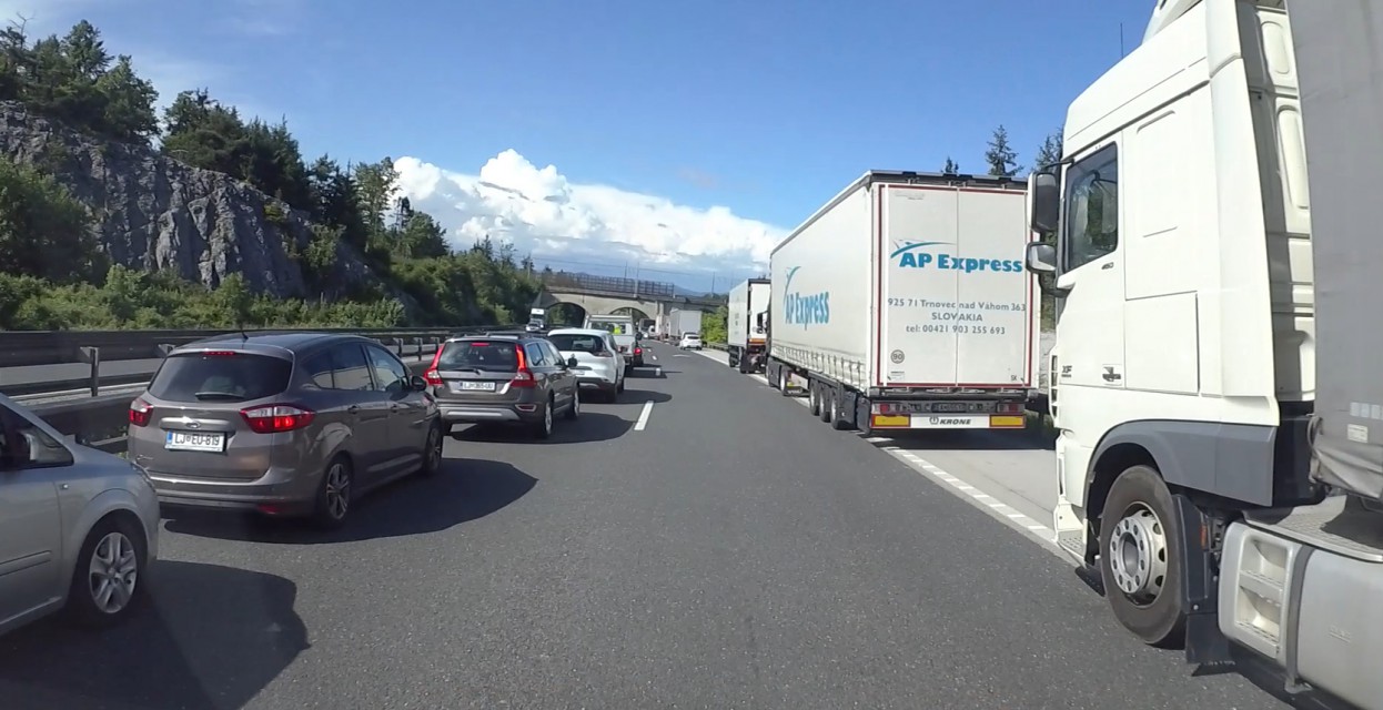 Izbor uredništva: Z gasilci skozi reševalni pas