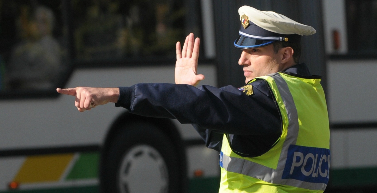 Test: Ali veste, kaj vam sporoča policist?