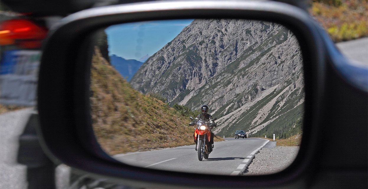 Motoristi proti avtomobilistom?