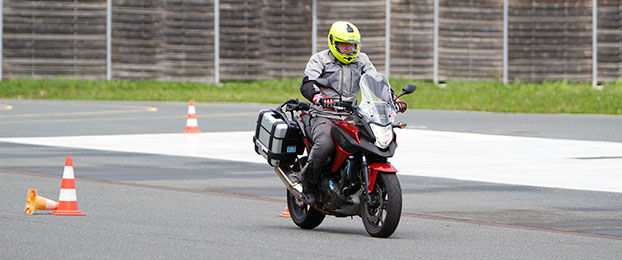 Tehnika vožnje z motorjem: zaviranje v sili