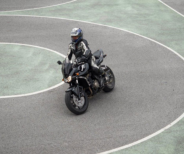 Osnove vožnje motocikla: Položaj in nastavitve