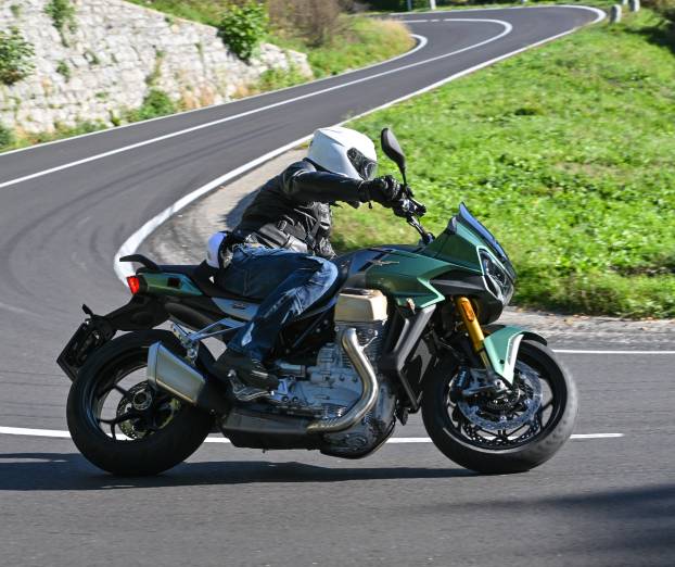 O sprednji in zadnji zavori na motorju