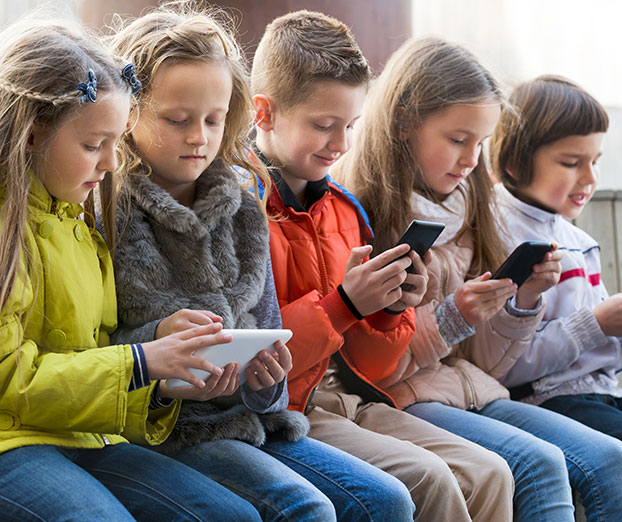 Moj otrok in njegov prijatelj &ndash; telefon