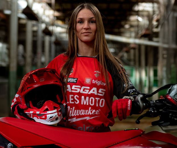 S Tjašo Fifer o cestnem motociklizmu: »Na cesti si ranljiv.«