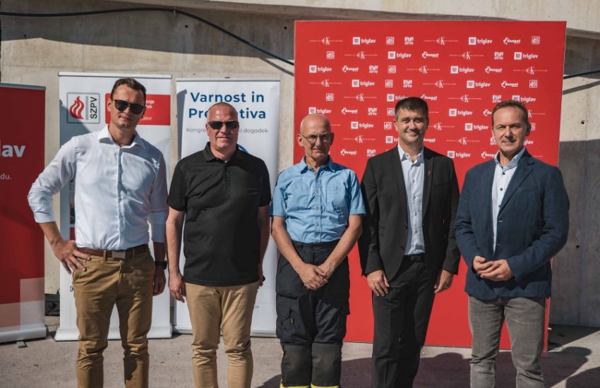 Skupina fotografija govorcev in sodelujočih partnerjev na dogodku Ko zagori elektrika.