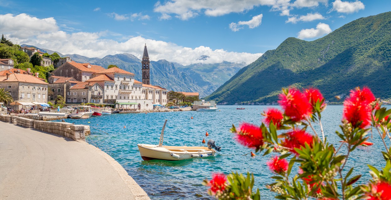 Na popotovanju: Perast v zalivu Boka Kotorska