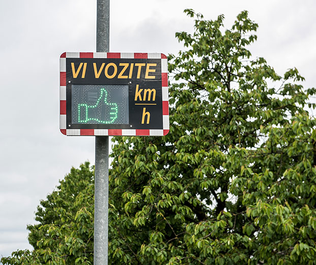 Ali tudi pri vas vozijo prehitro?