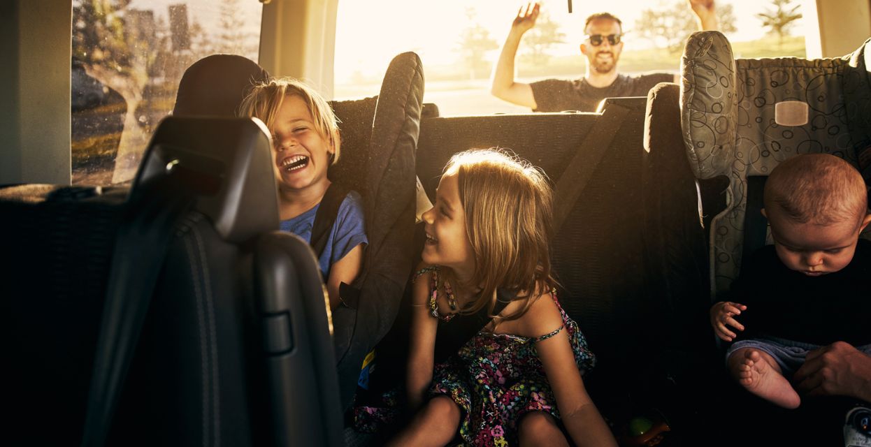 Kako do 10 % popusta za mlade družine pri avtomobilskem zavarovanju? 