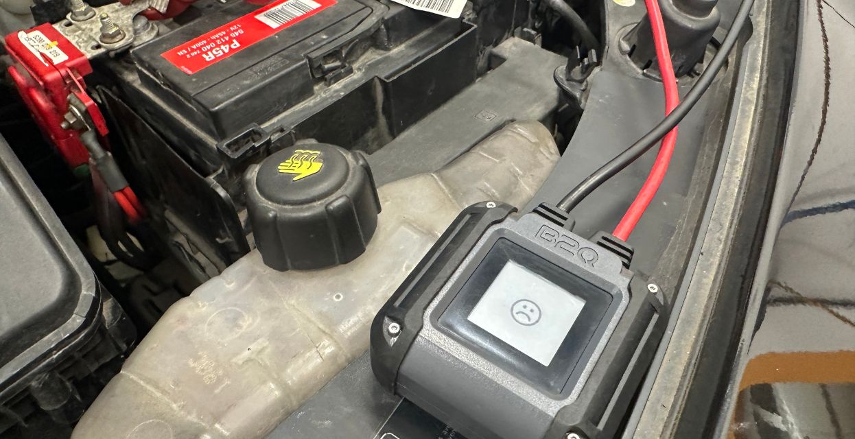 Na pomoč! Akumulator je prazen! Kaj moramo vedeti? (video)