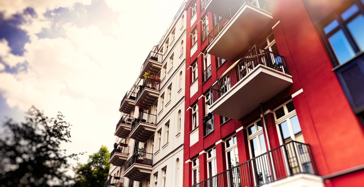 Požar uničil več stanovanj