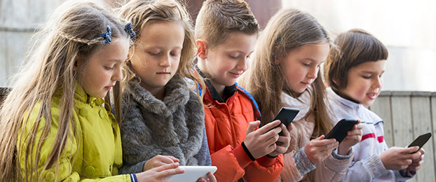 Moj otrok in njegov prijatelj – telefon