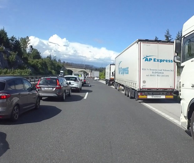 Izbor uredni&scaron;tva: Z gasilci skozi re&scaron;evalni pas