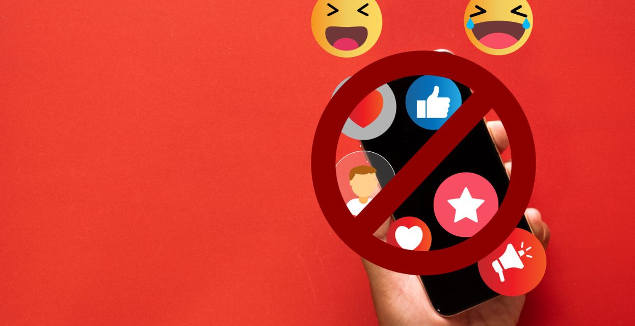 Bi morali otrokom omejiti dostop do družbenih omrežij? 