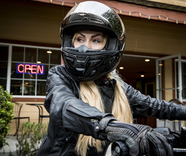 Kako izbrati, pomeriti in vzdrževati motoristično čelado