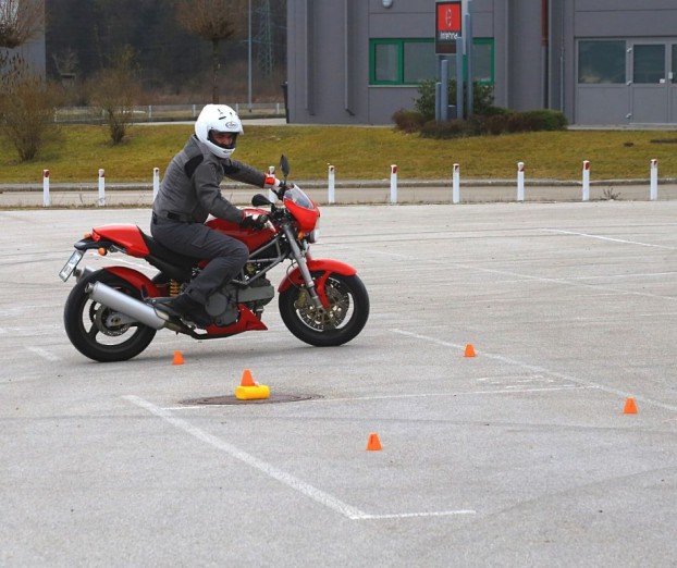 Kako pravilno voziti motor?